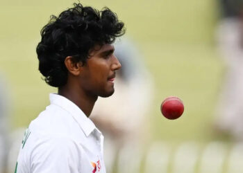 حسن محمود نے پہلی مرتبہ اننگ میں پانچ کھلاڑیوں کو آوٹ کیا