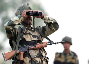 بی ایس ایف اور فوجی افسران کے ساتھ سیکورٹی صورتحال کا جائزہ لیا