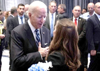 اسرائیل کو ہٹا کر امریکہ خود حماس سے مذاکرات کرے؛ یرغمالیوں کے اہل خانہ کا مطالبہ