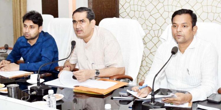 اسکیموں کو چلانے میں درپیش مسا ئل کے حل کیلئے تفصیلی تبادلہ خیال کیا