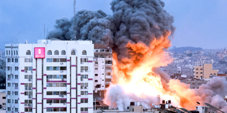 اسرائیلی فوج کی غزہ کے پناہ گزین کیمپوں پر بمباری، مزید 38 فلسطینی شہید