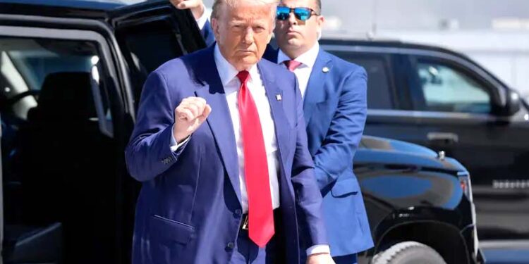 کسی امریکی صدارتی امیدوار کو نقصان پہنچا تو ایران کو تباہ کر دینا چاہیے؛ ٹرمپ