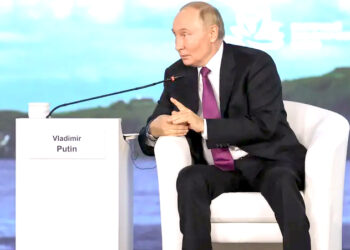 روس شمالی سمندری راستے سے سامان کی آمدورفت میں اضافہ کرے گا: پوٹن