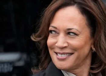 کملا ہیرس نے انتخابی دوڑ میں پیچھے ہونے کا اعتراف کرلیا