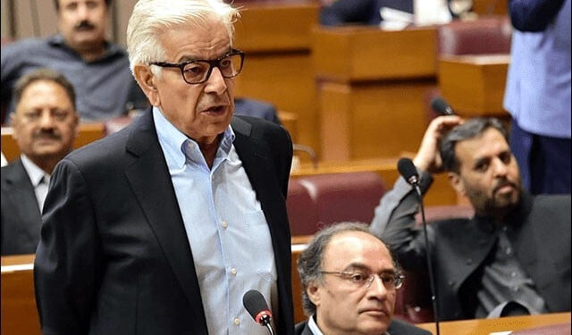 علی امین گنڈا پور ساری رات کوہسار کمپلیکس میں معافیاں مانگتا رہا، خواجہ آصف