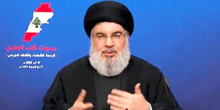 جاسوس نے مصافحہ کرتے ہوئے خاص مادہ حسن نصراللہ کے ہاتھوں پر لگا دیا تھا