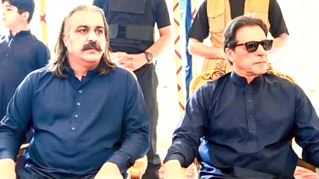 علی امین گنڈا پور کے ساتھ کھڑا ہوں، اسکے بیان پر معافی مانگنے والا بزدل ہے، عمران خان