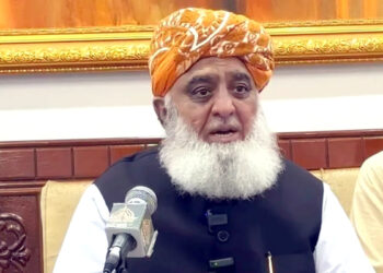 خیبر پختونخوا اور بلوچستان میں حکومتی رٹ ختم ہوچکی ہے، مولانا فضل الرحمان