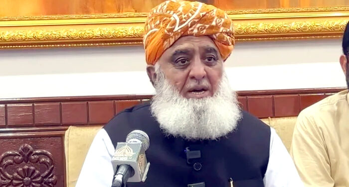 خیبر پختونخوا اور بلوچستان میں حکومتی رٹ ختم ہوچکی ہے، مولانا فضل الرحمان