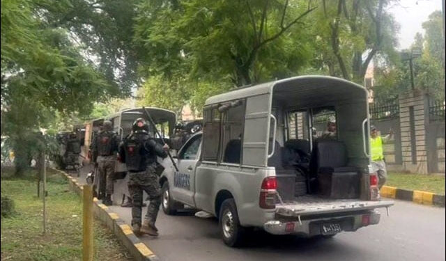 عمر ایوب کا علی امین گنڈا پور کی گرفتاری کا دعویٰ، اعظم سواتی کو قیادت کرنے کی ہدایت