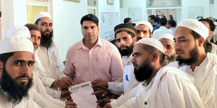 یتی نرسمہا نند کے خلاف این ایس اے کے تحت کارروائی کی جائے