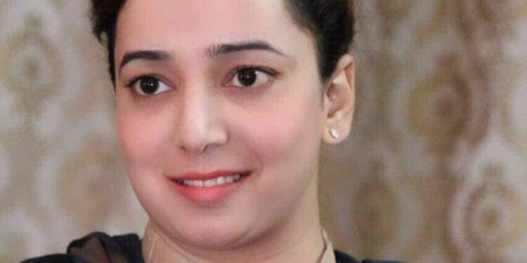 عشرت جہاں کی راہل گاندھی کر رہے ہیں پیروی