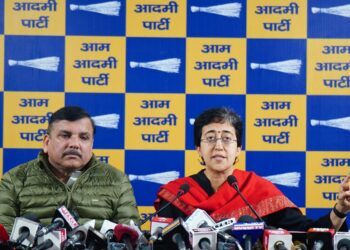 بی جے پی بھی کانگریس امیدواروں کو فنڈ دے رہی ہے:آتشی