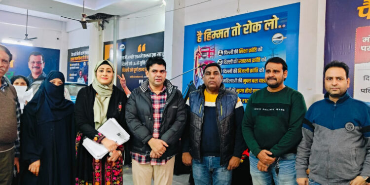 سیلم پور اسمبلی حلقہ میں خوا تین و بزرگوںکے رجسٹریشن کرانے والوں کا لگ رہا ہے تانتا