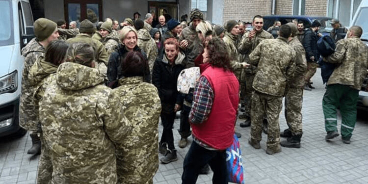 روس اور یوکرین کے درمیان 300 سے زائد جنگی قیدیوں کا تبادلہ