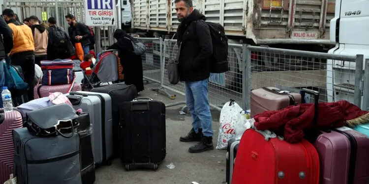 الاسد کے زوال کے بعد سے 25,000 سے زائد شامی باشندے ترکیہ سے وطن واپس آئے: وزیر