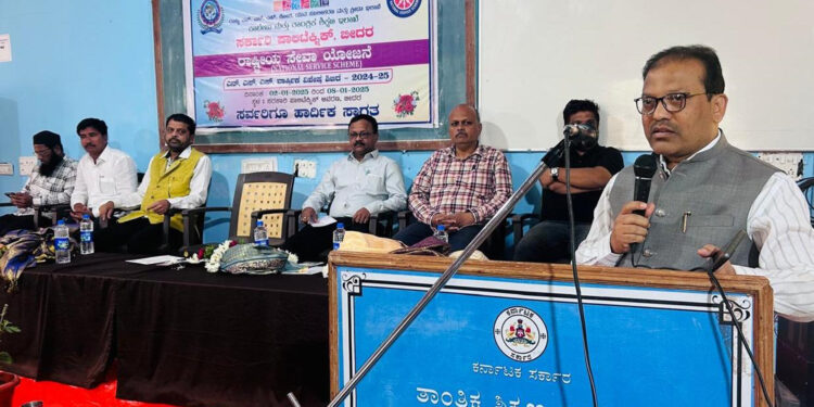 تعلیم سے شخصیت کی تعمیر ہوتی ہے : اسسٹنٹ کمشنر شکیل