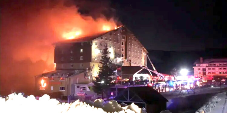 ہوٹل میں آتش زدگی سے 76 افراد کی ہلاکت: ترکیہ میں یومِ سوگ کا اعلان