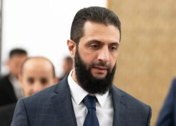 مسلح گروپوں کے ذریعے شام کی تعمیر ممکن نہیں : احمد الشرع