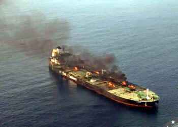 بحیرہ احمر: حوثیوں نے حملے کرنے میں کمی کرنے کا اشارہ دے دیا