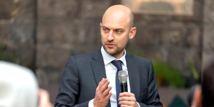 یورپی یونین شام پر سے بعض پابندیاں جلد ہٹا سکتی ہے: فرانس