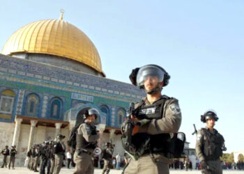 اسرائیل کا رمضان میں فلسطینیوں کے مسجد اقصیٰ میں داخلے پر پابندی لگانے کا فیصلہ