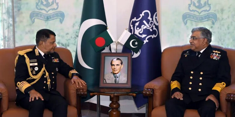 بنگلہ دیشی بحریہ کے سربراہ کا دورہ پاکستان، ایڈمرل نوید اشرف سے ملاقات و تبادلہ خیال