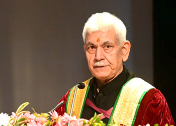 نوجوانوں ملک کی ترقی کو آگے بڑھائیں اور اسے دنیا کی سب سے بڑی معیشت بنائیں:منوج سنہا