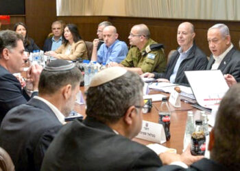 کابینہ اجلاس کے دوران اسرائیل کے شدت پسند وزیر اور آرمی چیف کے درمیان تلخ کلامی