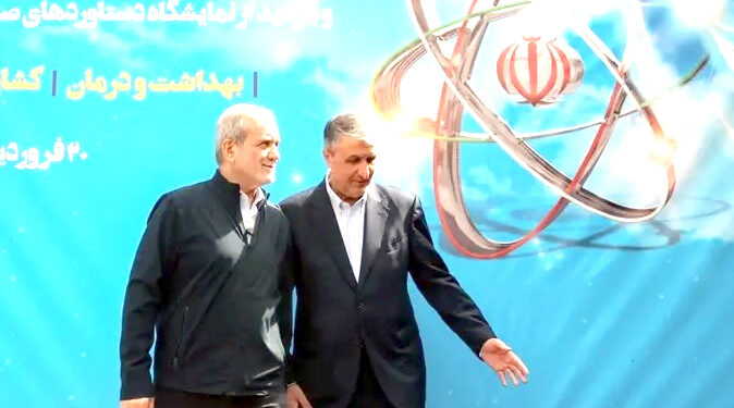 ایران اور امریکہ کے درمیان جاری جوہری مذاکرات کے درمیان ایرانی صدر کا مسقط کا دورہ