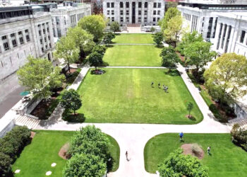 غیر ملکی طلبہ کے داخلہ پر روک، امریکی عدالت نے  ہارورڈ یونیورسٹی کو ٹرمپ کے فیصلے پر عمل سے روک دیا