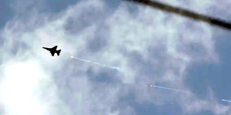 اسرائیل نے شام میں ایک ساتھ18 مقامات کو بنایانشانہ