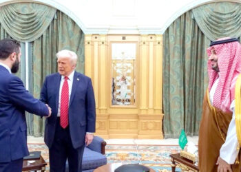 سعودی ولی عہد کی موجودگی میں ٹرمپ اور شامی صدر احمد الشرع کی ملاقات