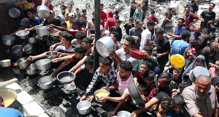 غزہ کے لیے امدادی ٹرک رفح کراسنگ پر رکے ہوئے ہیں اور کراسنگ دوسری طرف سے بند ہے:مصری حکام