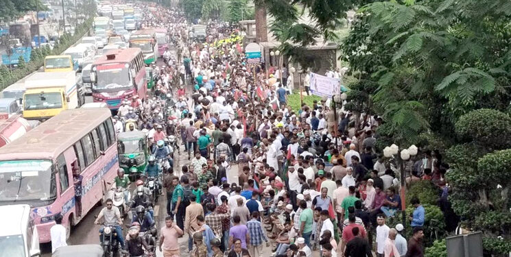 خالدہ ضیا کی وطن واپسی، ڈھاکہ میں استقبال کے لیے ہجوم امڈ پڑا