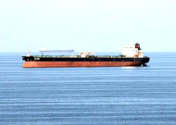 جاپانی بحری جہازسفر کا وقت کم از کم کرنے کیلئے آبنائے ہرمزکا کررہی ہیں استعمال