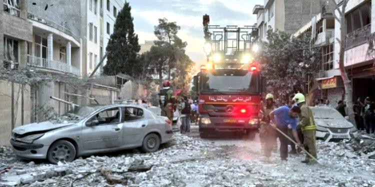 مکانوں پربمباری سے تہران میں بنگلہ دیش کے سفارت خانے کے اہلکار دہشت زدہ