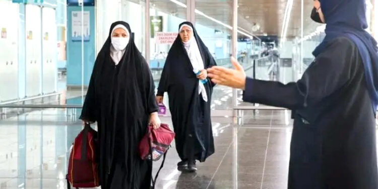 ایرانی حجاج کے پہلے قافلے کی عرعر سرحدی گزر گاہ کے ذریعے سعودی عرب سے روانگی