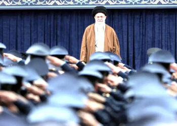 جنگ میں ایران فتح یاب ہوگا اور اسرائیل کو شکست ہوگی: خامنہ ای