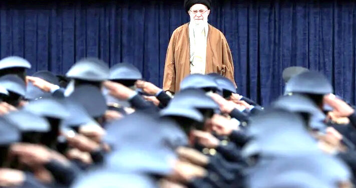 جنگ میں ایران فتح یاب ہوگا اور اسرائیل کو شکست ہوگی: خامنہ ای