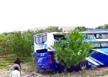 پاکستان میں دہشت گردوں نے بس کو نشانہ بنایا ، معروف قوال احمد حسین صابری سمیت 3 افراد جاں بحق