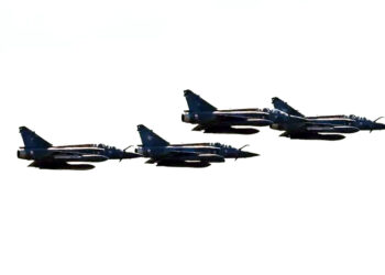 یوکرین کامیراج 2000 جنگی طیارہ گر کر تباہ، صدر زیلنسکی نے کی تصدیق