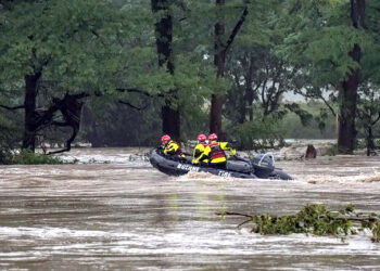 امریکہ: ٹیکساس میں اچانک آنے والے سیلاب سے 24 افراد ہلاک، سمر کیمپ میں موجود بچیوں سمیت 25 لاپتہ