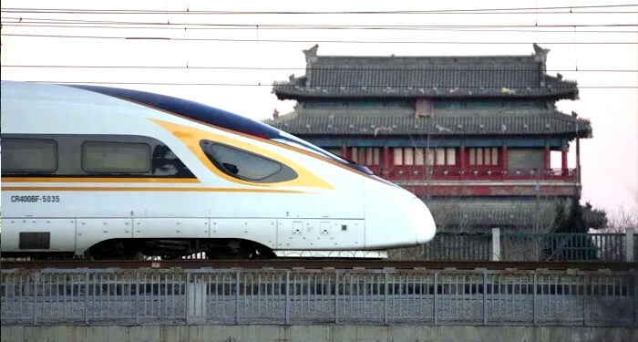 چین میں جدید تیز رفتار ٹرین کا کامیاب تجربہ، رفتار طیاروں سے بھی زیادہ