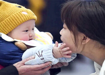 چینی حکومت کا ہر بچے کی پیدائش پر والدین کو 500 ڈالر سالانہ دینے کا اعلان