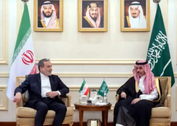 سعودی وزیر خارجہ کی ایرانی ہم منصب سے ملاقات، علاقائی صورتحال اور سلامتی کے امور پر تبادلۂ خیال