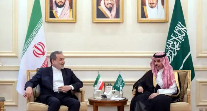 سعودی وزیر خارجہ کی ایرانی ہم منصب سے ملاقات، علاقائی صورتحال اور سلامتی کے امور پر تبادلۂ خیال