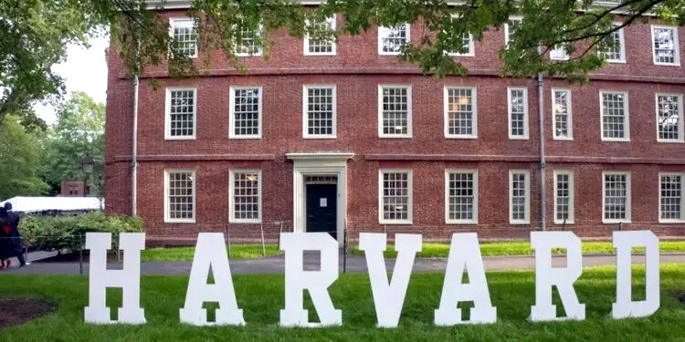 ٹرمپ کے ساتھ اختلاف کے باوجود ہارورڈ کا ایک ارب ڈالر سے تحقیقی مرکز قائم کرنے پر غور