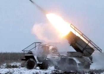 روسی فوج نے اپنی فضائی حدود کے مختلف علاقوں میں یوکرین کے 55 ڈرون تباہ کر دیے