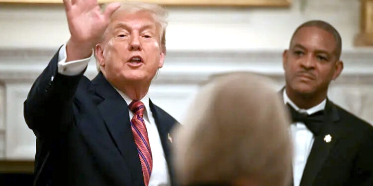 غزہ سے 10 اسرائیلی قیدیوں کو جلد رہا کیا جائیگا: ڈونالڈ ٹرمپ کا اعلان